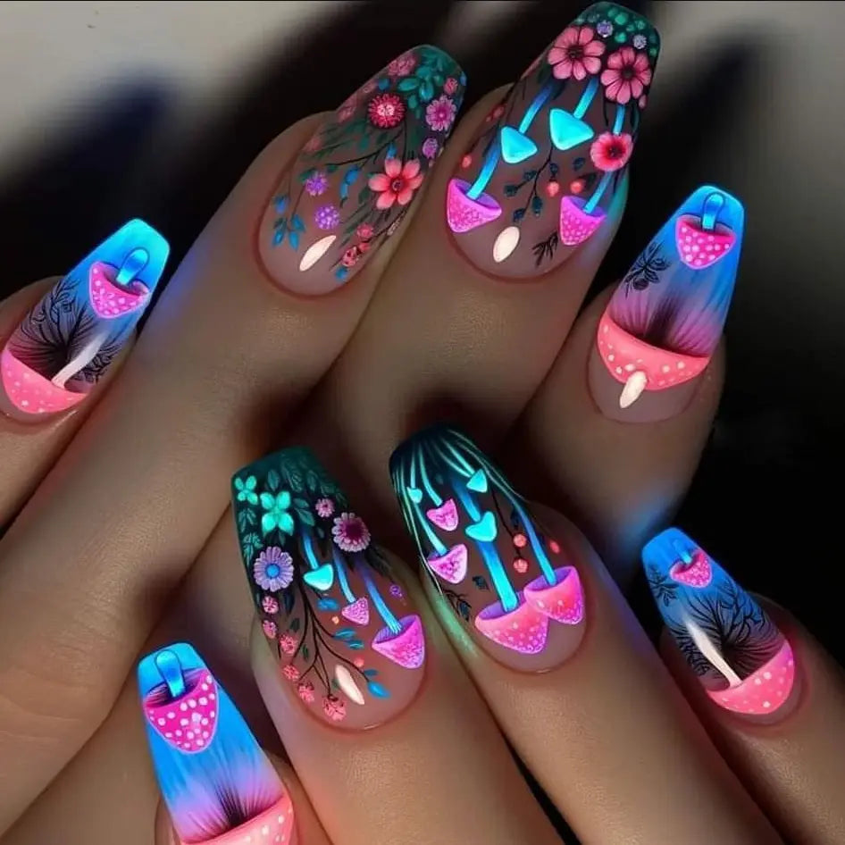 Cashymart mushroom design press-on nails set featuring natural-looking nails with charming mushroom artwork for easy at-home manicures.